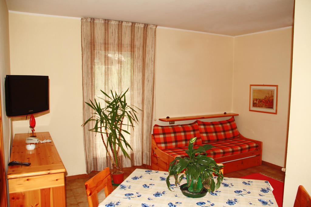 Residence Raethia Tra Bormio E Livigno Pradelle Zimmer foto